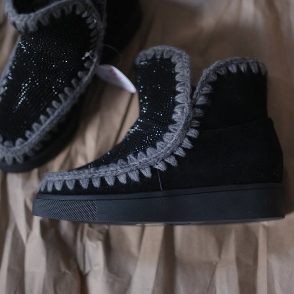 NWT Anabel Black Embellished Waterproof Faux-Fur & Suede Mocassin Booties. - Picture 6 of 9